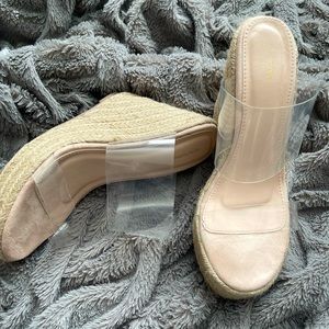 Pretty Little Things clear/nude wedges 9